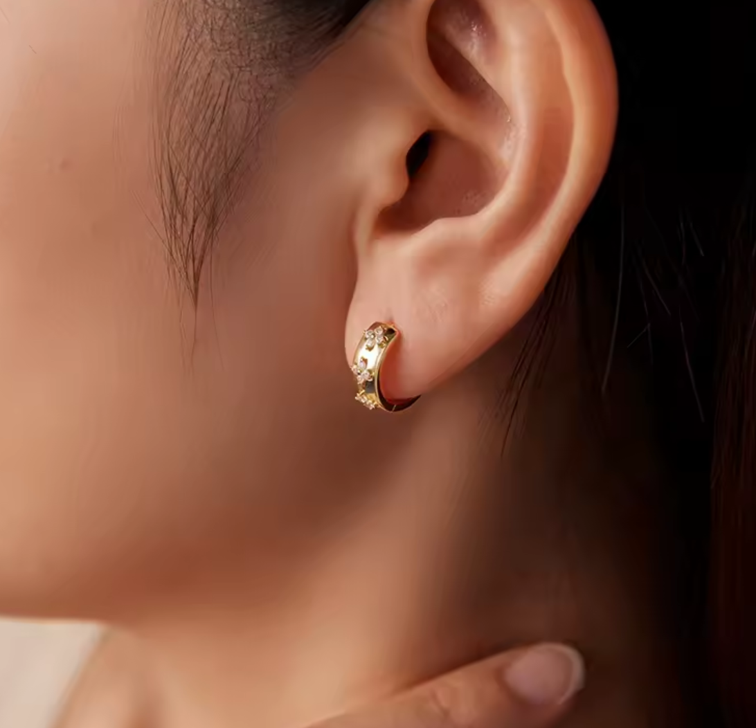 Four-Leaf Clover Moissanite Huggie Earrings